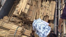 Hà Nội: CSGT bắt 400 kg gỗ quý không rõ nguồn gốc