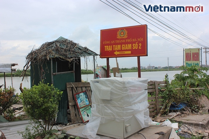 Lắp thêm barie, cử người gác 24/24 tại nơi xảy ra tai nạn tàu đâm ô tô lap them barie cu nguoi gac 2424 tai noi xay ra tai nan tau dam o to