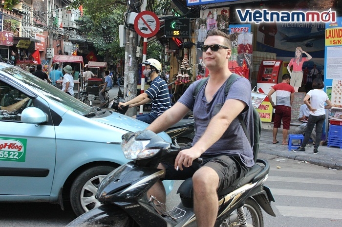Người nước ngoài vi phạm giao thông ở Việt Nam nguoi nuoc ngoai vi pham giao thong o viet nam