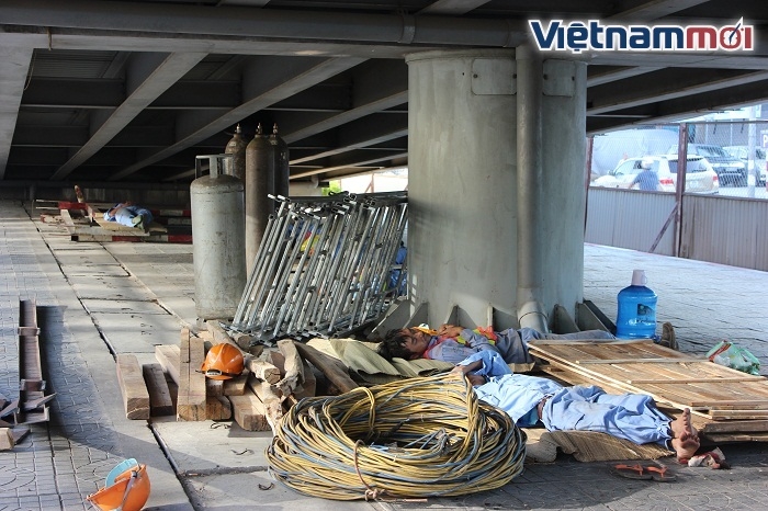 ha noi bat dau cam xe dong cau vuot lang ha de thi cong sua chua
