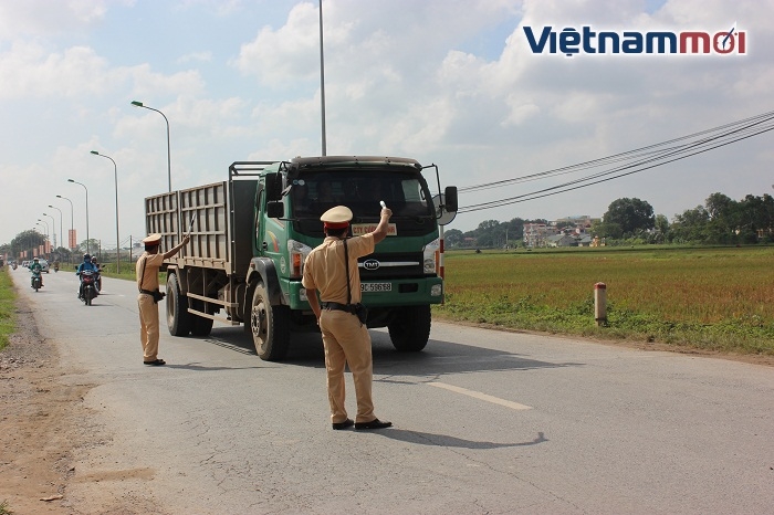 csgt ha noi xu li nhieu xe buyt luoi dong cua xe khi luu thong