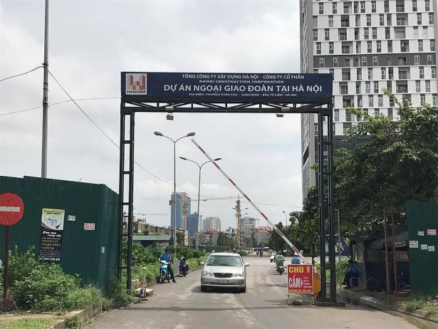 3000 cu dan chung cu khu doan ngoai giao hai nam song kho trong bong toi