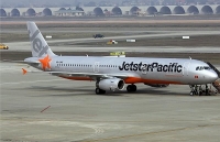 jetstar pacific ha canh uu tien de cuu du khach my dau tim tren may bay