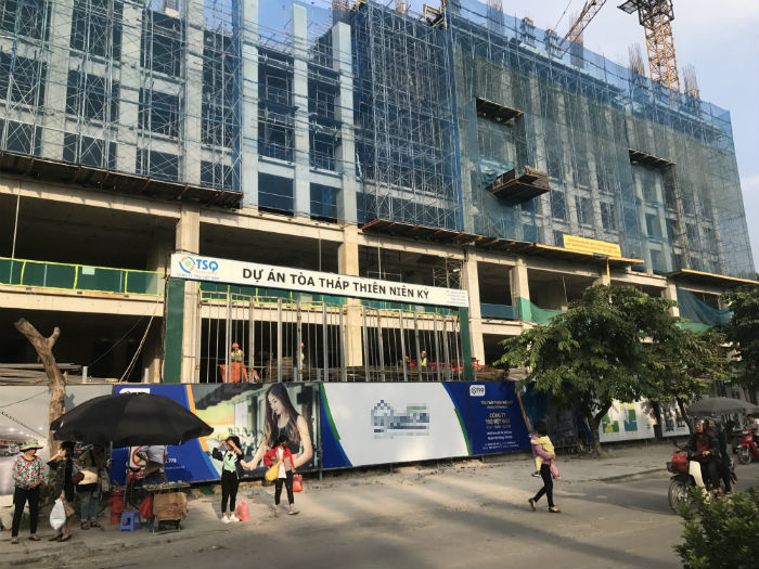ha dong mot thap ky len doi nhung bieu tuong e che tai tieng