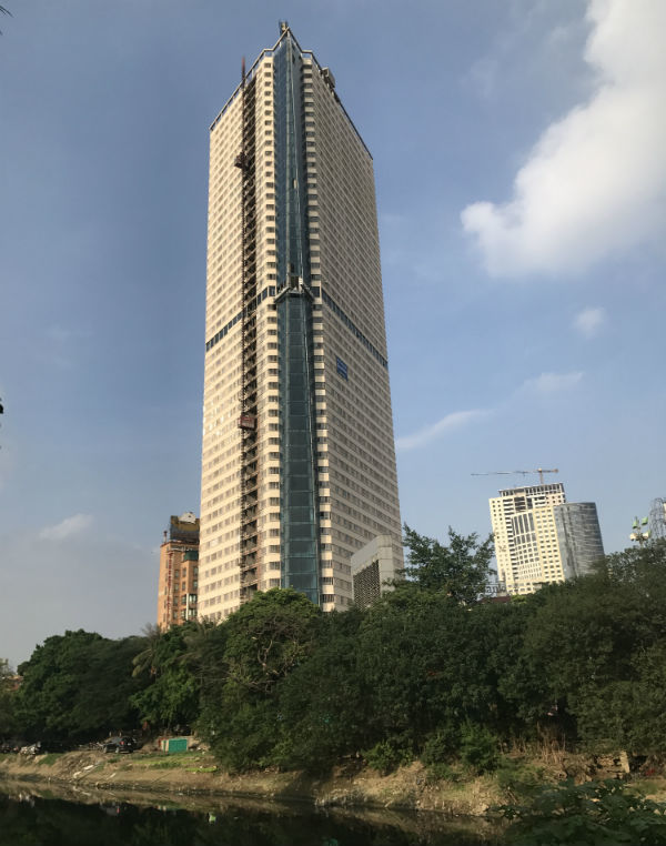 ha dong mot thap ky len doi nhung bieu tuong e che tai tieng