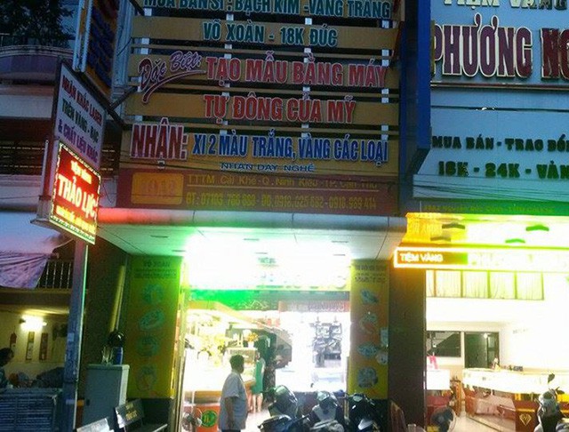 Hà Nội: Sợ bị phạt, nhiều người bỏ ngủ trưa tìm chỗ đổi USD ha noi so bi phat nhieu nguoi bo ngu trua tim cho doi usd