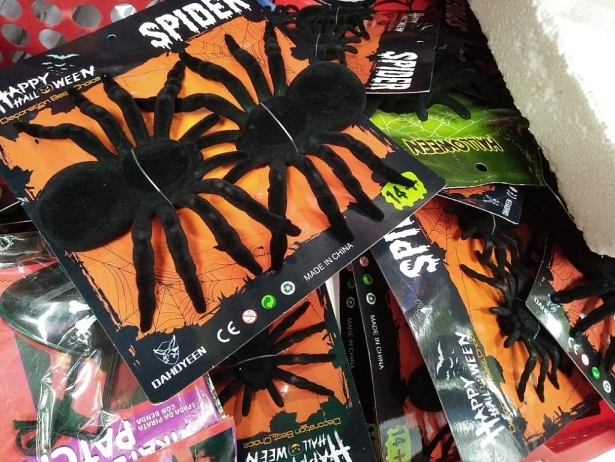 ma quy den tu trung quoc tran ngap thi truong mua halloween