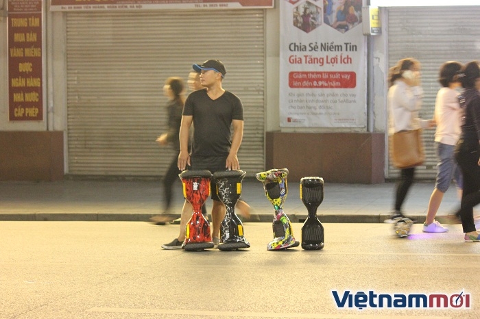 Hà Nội: Bắt đầu hạn chế xe điện cân bằng hoạt động trên phố đi bộ ha noi bat dau han che xe dien can bang tren pho di bo