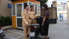 CSGT trả lại xe tay ga cao cấp gần 200 triệu bị thất lạc cho người dân