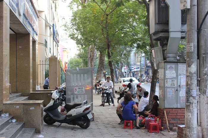 nguoi dan ha noi van bat chap nguy hiem om tram bien ap muu sinh