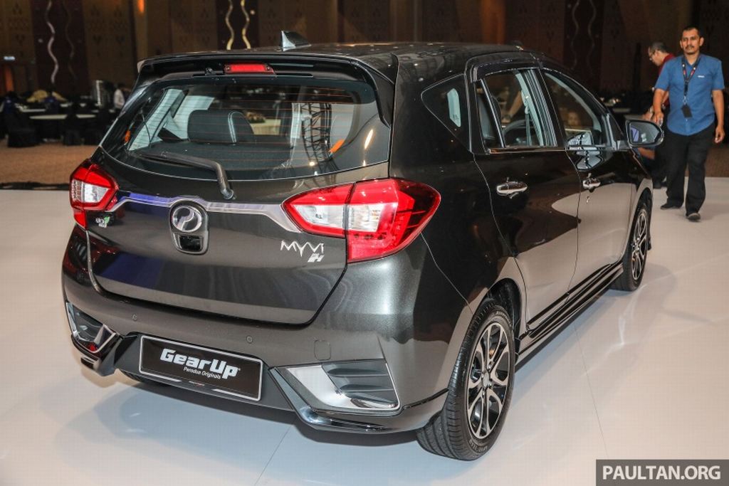 o to malaysia may toyota hon 200 trieu 5000 nguoi xep hang mua