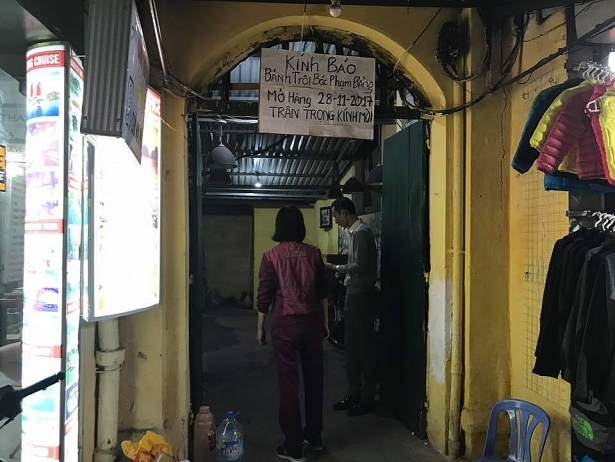 quan banh troi tau cua co nghe si pham bang vua mo lai da het veo