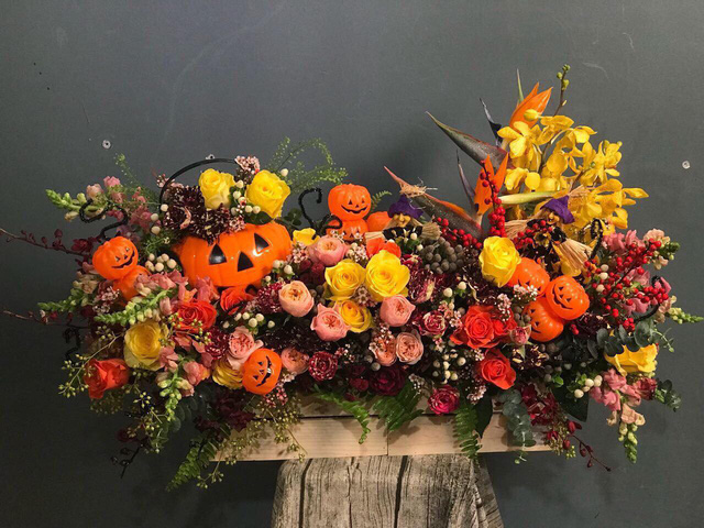 Gần 20 triệu đồng lẵng hoa Halloween, giật mình vì xót chứ không vì sợ ma gan 20 trieu dong lang hoa halloween giat minh vi xot chu khong vi so ma