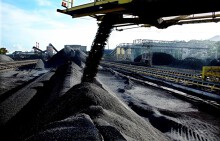 Việt Nam tăng nhập than với giá đắt đỏ từ nhiều quốc gia