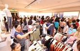 Người Việt ngày càng chi nhiều tiền dùng hàng cao cấp, ít quan tâm giá cả khi mua sắm