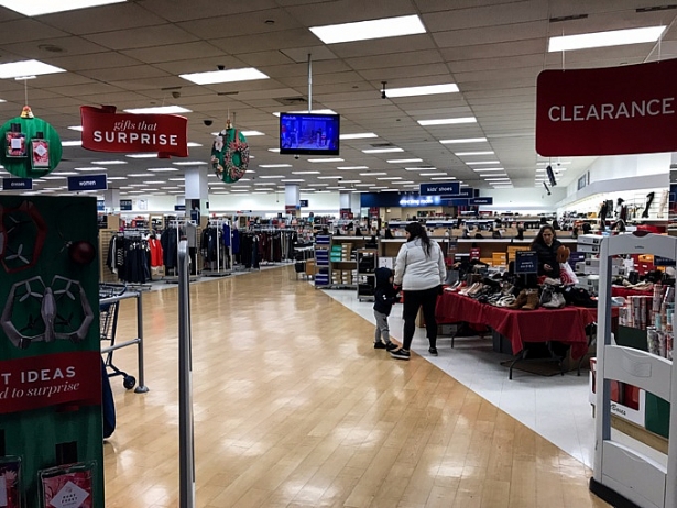 black friday tu hon loan den vang lang