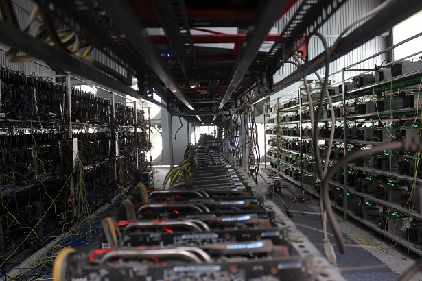 can canh dan may dao bitcoin hon 10 ti dong tai ha noi