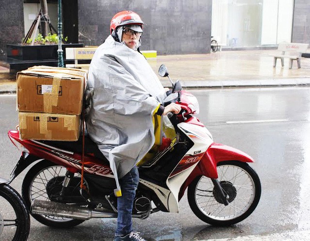 tai xe taxi shipper hot bac khong kip vao ngay mua ret