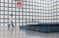 canh cua ra the gioi dang dan dong lai voi huawei