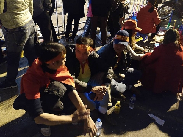bo ra 9 trieu dong mua phai ve gia mot co dong vien den tu thai binh bi duoi ra khoi san