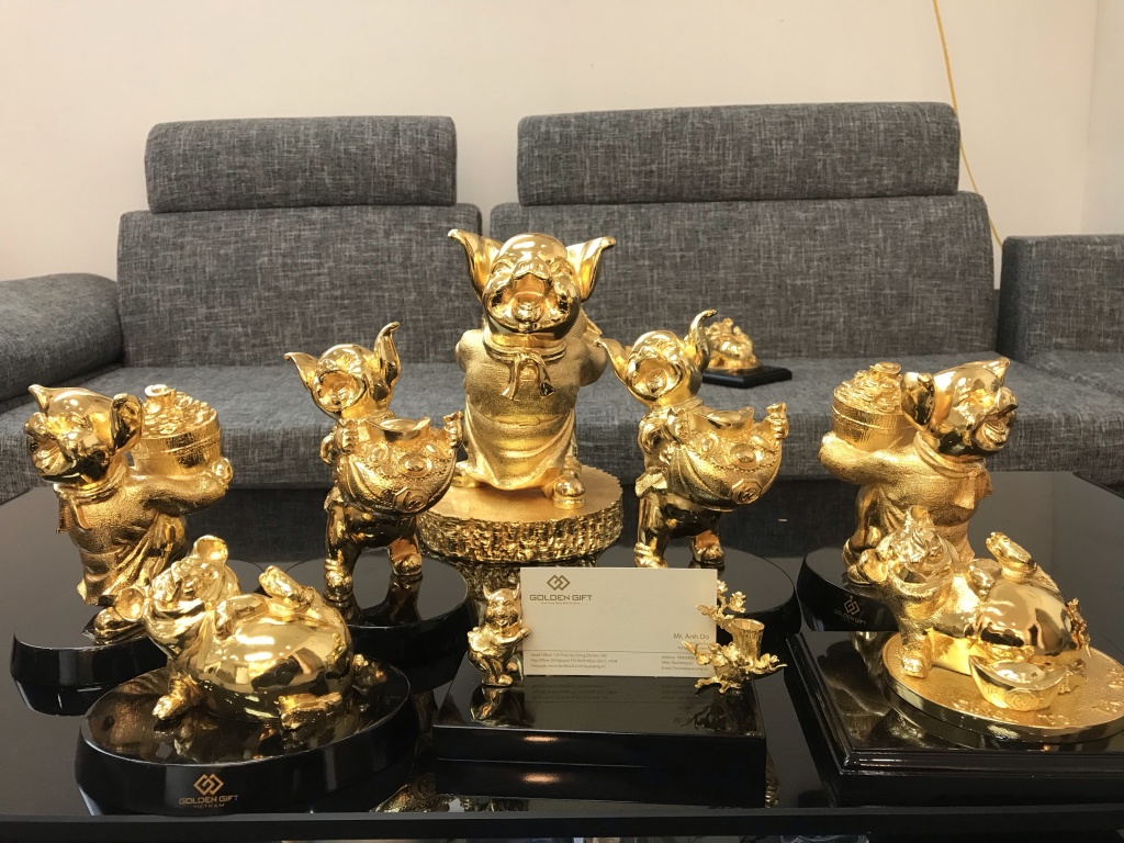 bo qua tang heo cong vang mung tet ky hoi duoc dai gia san lung