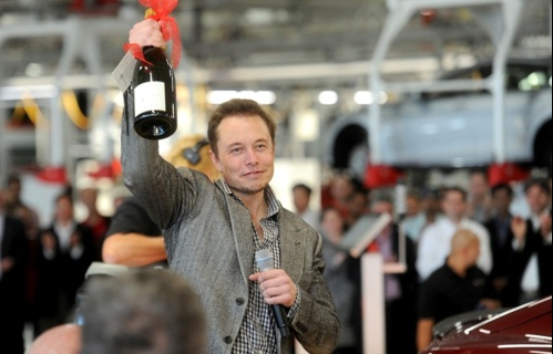 elon musk ga khong lo tuoi tan hoi co don