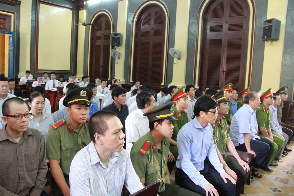 da i a n vncb nhan vien ru a xe ba o ve lam giam doc 12 cong ty