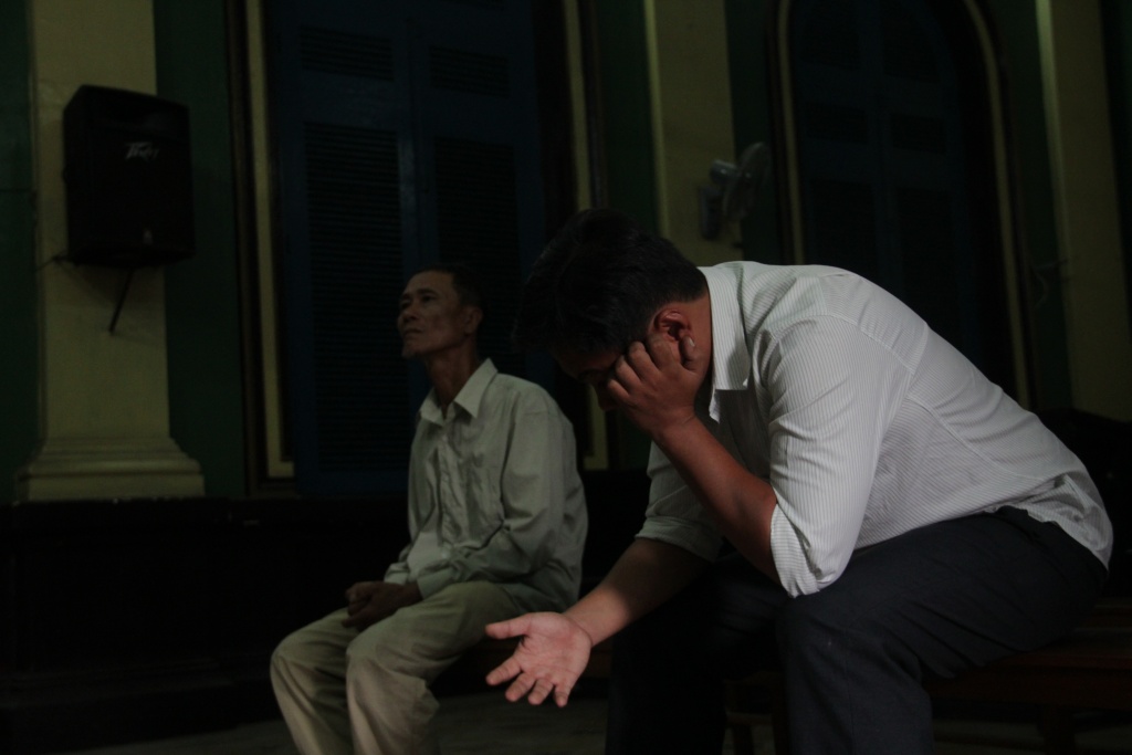 mot canh sa t hi nh su lua dao nguoi than cua doi tuong truy na