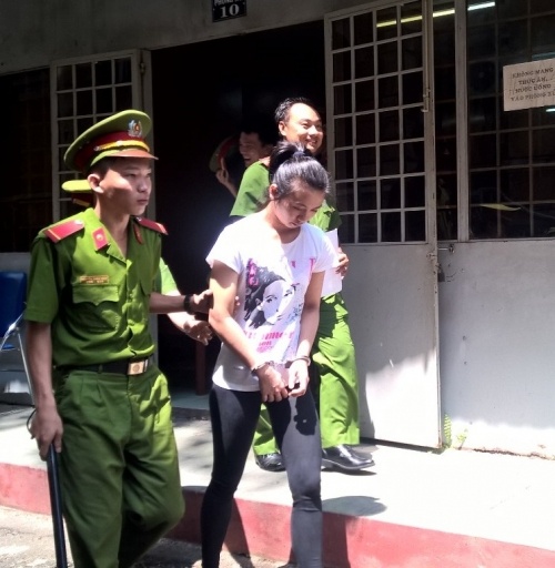 ha ng loa t phu nu tha i lan mang ma tu y khu ng va o vie t nam