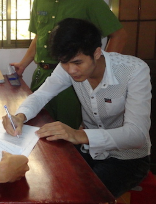 chuoc say thieu nu quen qua mang roi hiep dam
