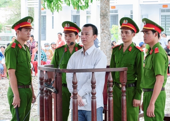 mau thua n du ng du a dam che t ba n nha u ro i ra da u thu