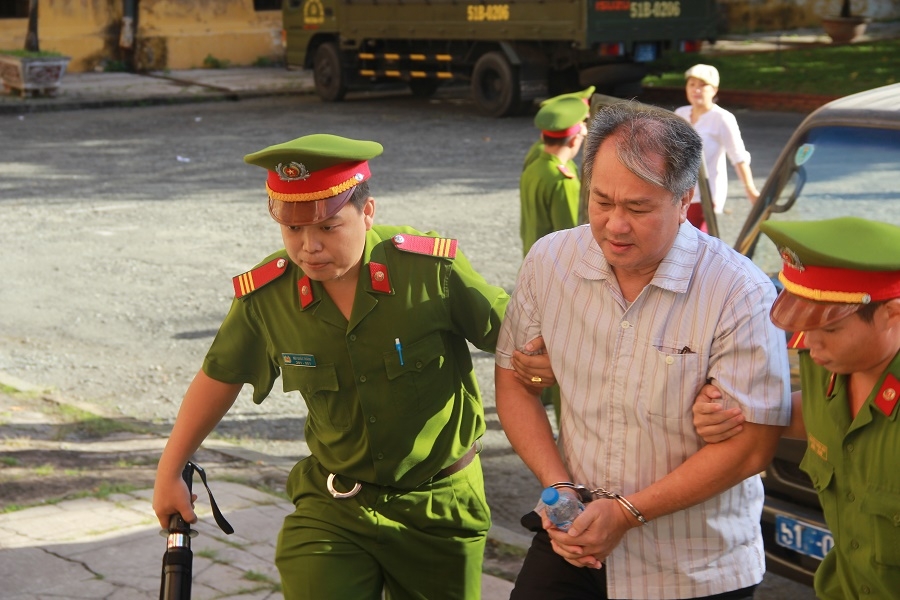 sap xet xu phuc tham pham cong danh va dong bon