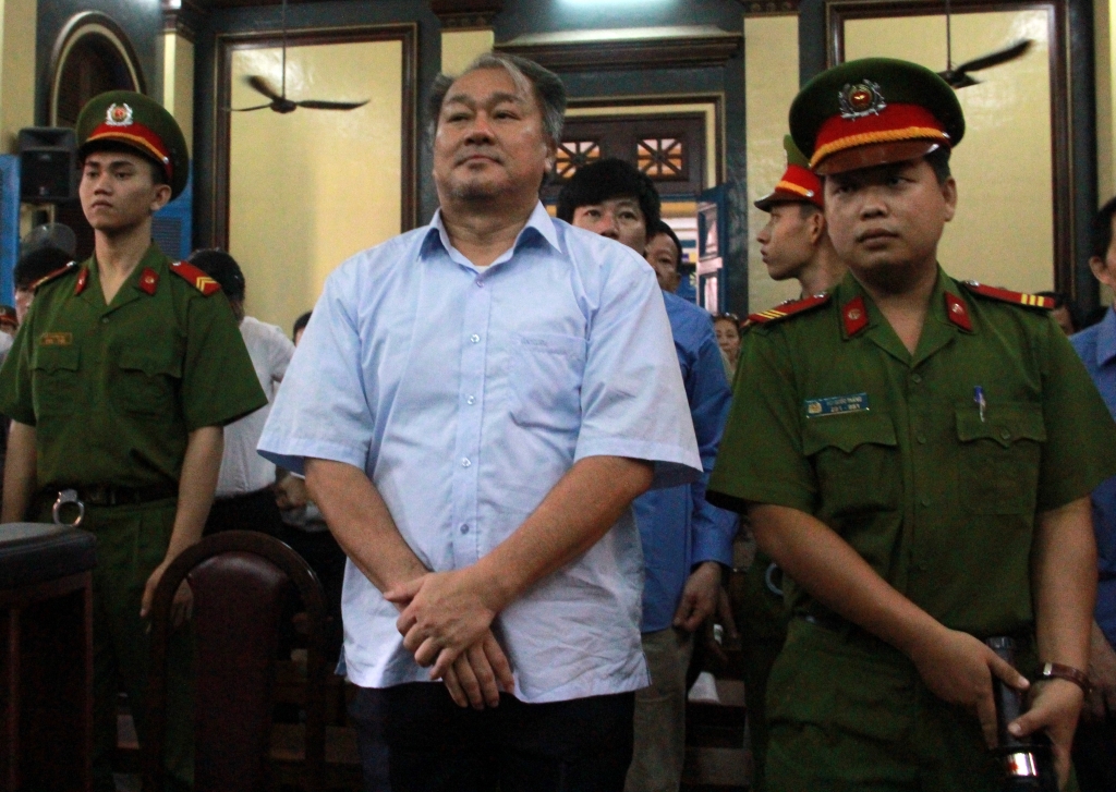 truc tiep xet xu phuc tham pham cong danh va dong pham