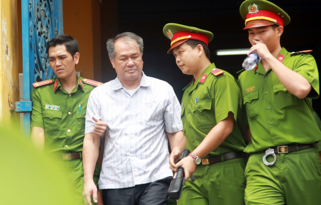 sang nay xet xu phuc tham pham cong danh va dong pham