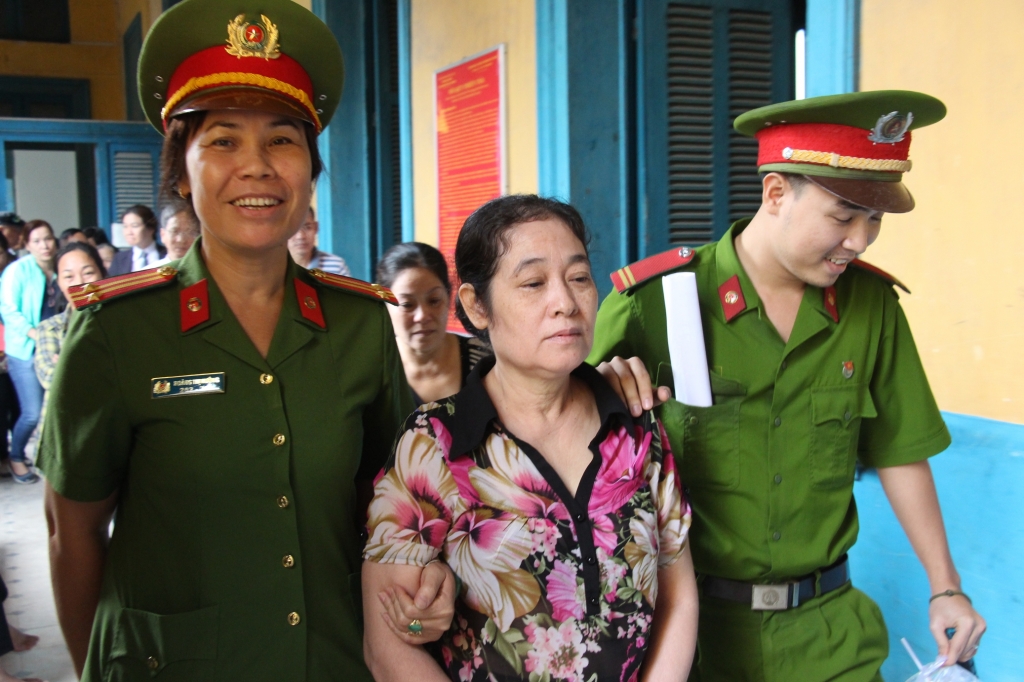 hoa n xu vu bi ha i khong nha n mi nh la na n nhan