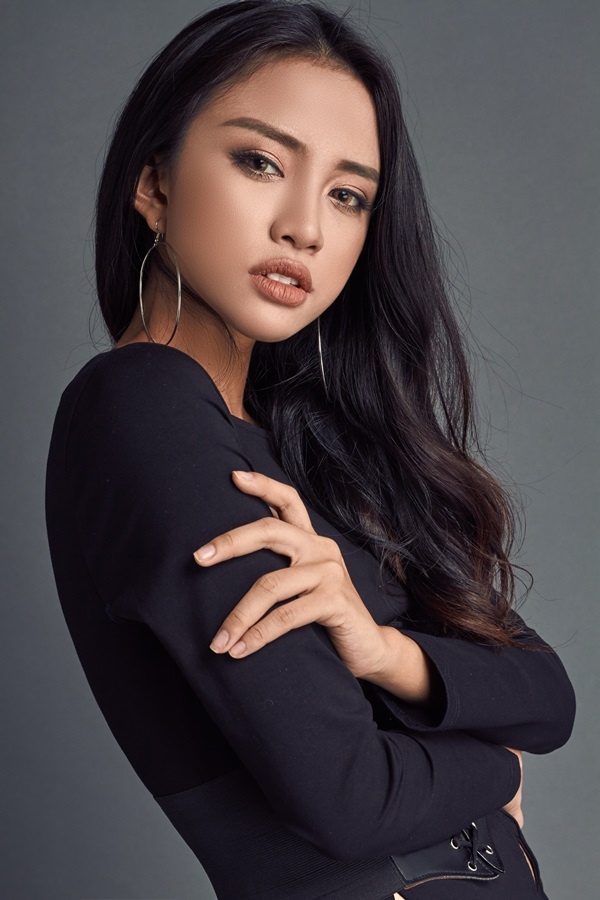 thien nga tung di mua tiec cuoi va phat to roi