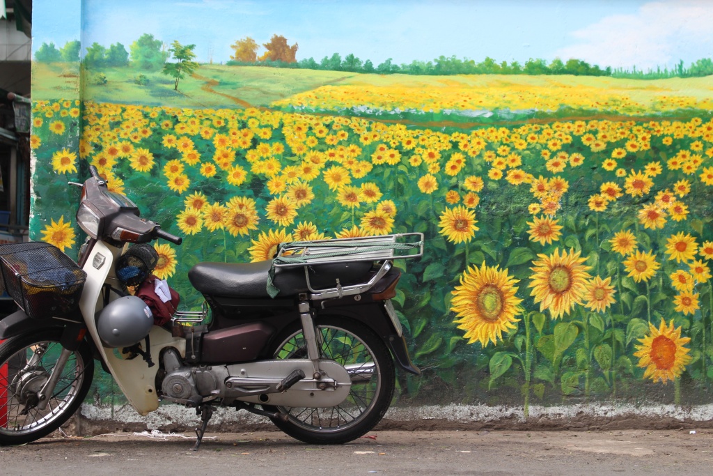 tieu thuong cho hoa lon nhat sai gon giat minh vi hang loat canh dong hoa da lat xuat hien tai cho