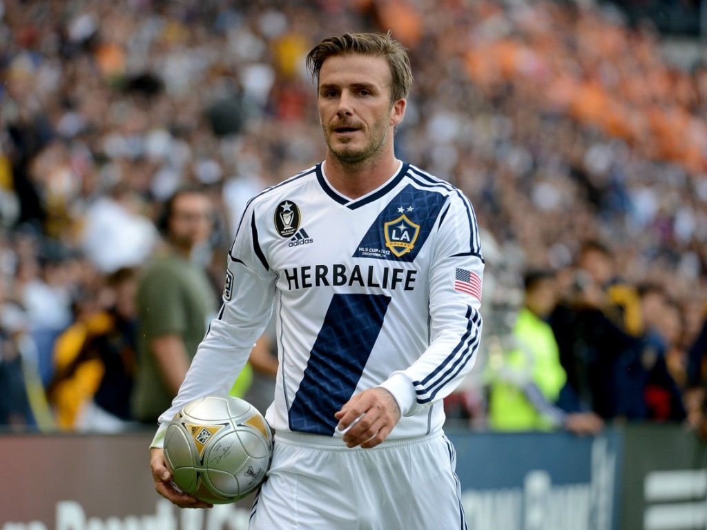vo chong david beckham kiem va tieu khoi tai san 900 trieu usd the nao