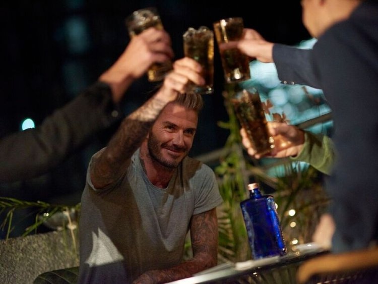 vo chong david beckham kiem va tieu khoi tai san 900 trieu usd the nao