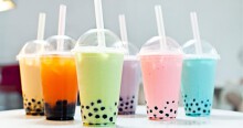 Tín đồ trà sữa thú vị với cách Ten Ren ‘cạnh khóe’, chúc mừng Koi khai trương bằng chiêu mua 1 tặng 1