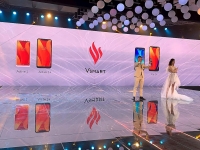 ngam 4 mau smartphone vsmart voi gia chi tu 25 trieu dong mo ban 1512