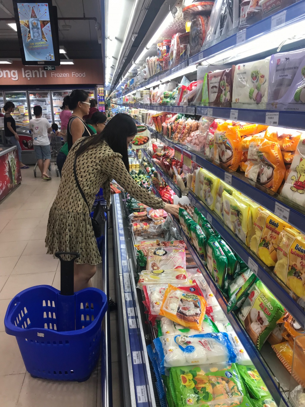 sieu thi sai gon het sach rau xanh thit ca chieu cuoi nam