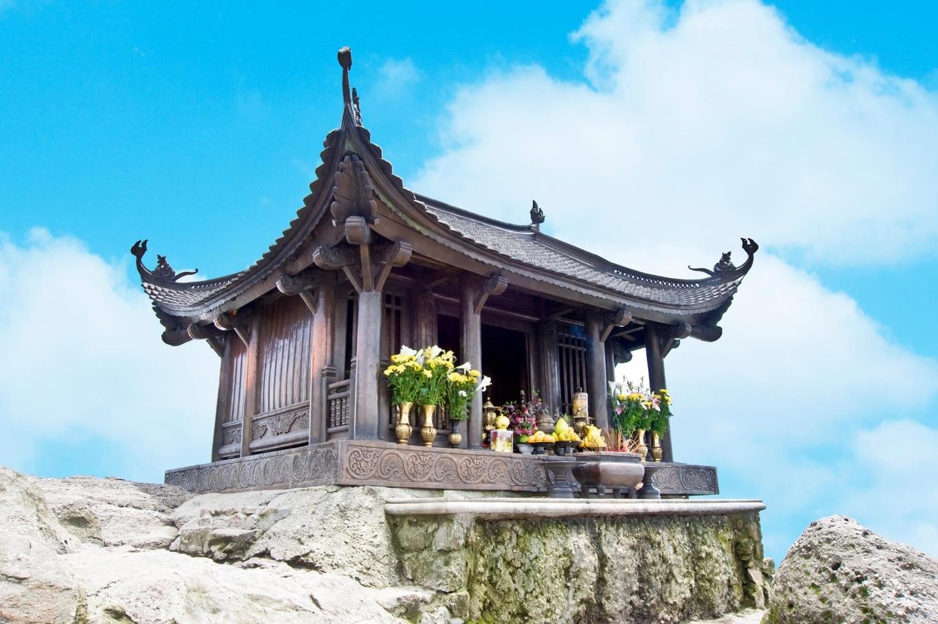 cau duoc uoc thay voi nhung dia diem du lich tam linh o mien bac