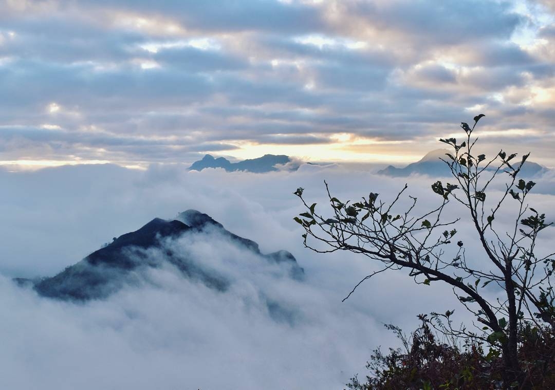 kinh nghiem chinh phuc ngon nui day thu thach bach moc luong tu