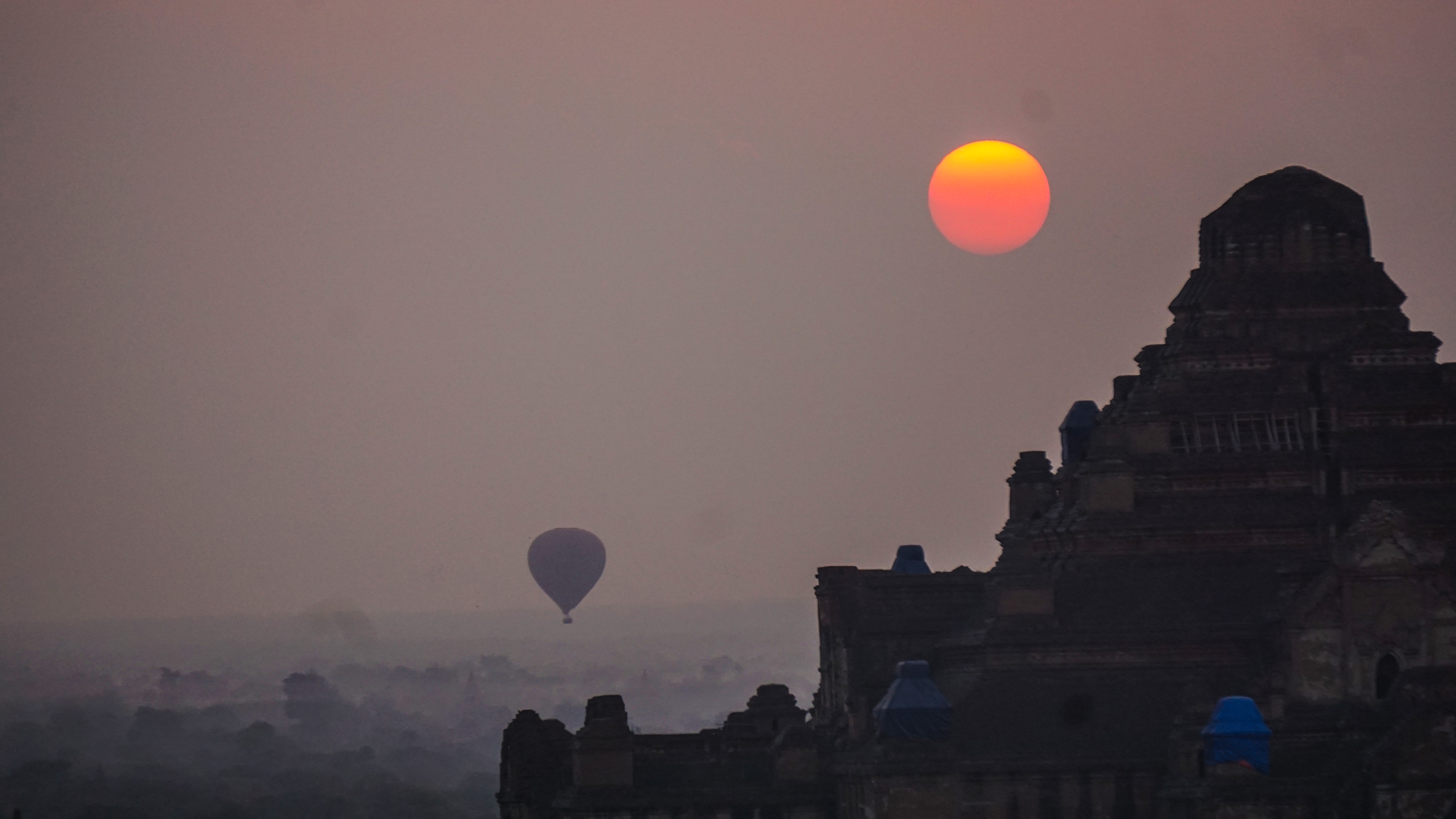 bo tui bi kip de co chuyen du lich tron ven toi bagan cung blogger mai huong