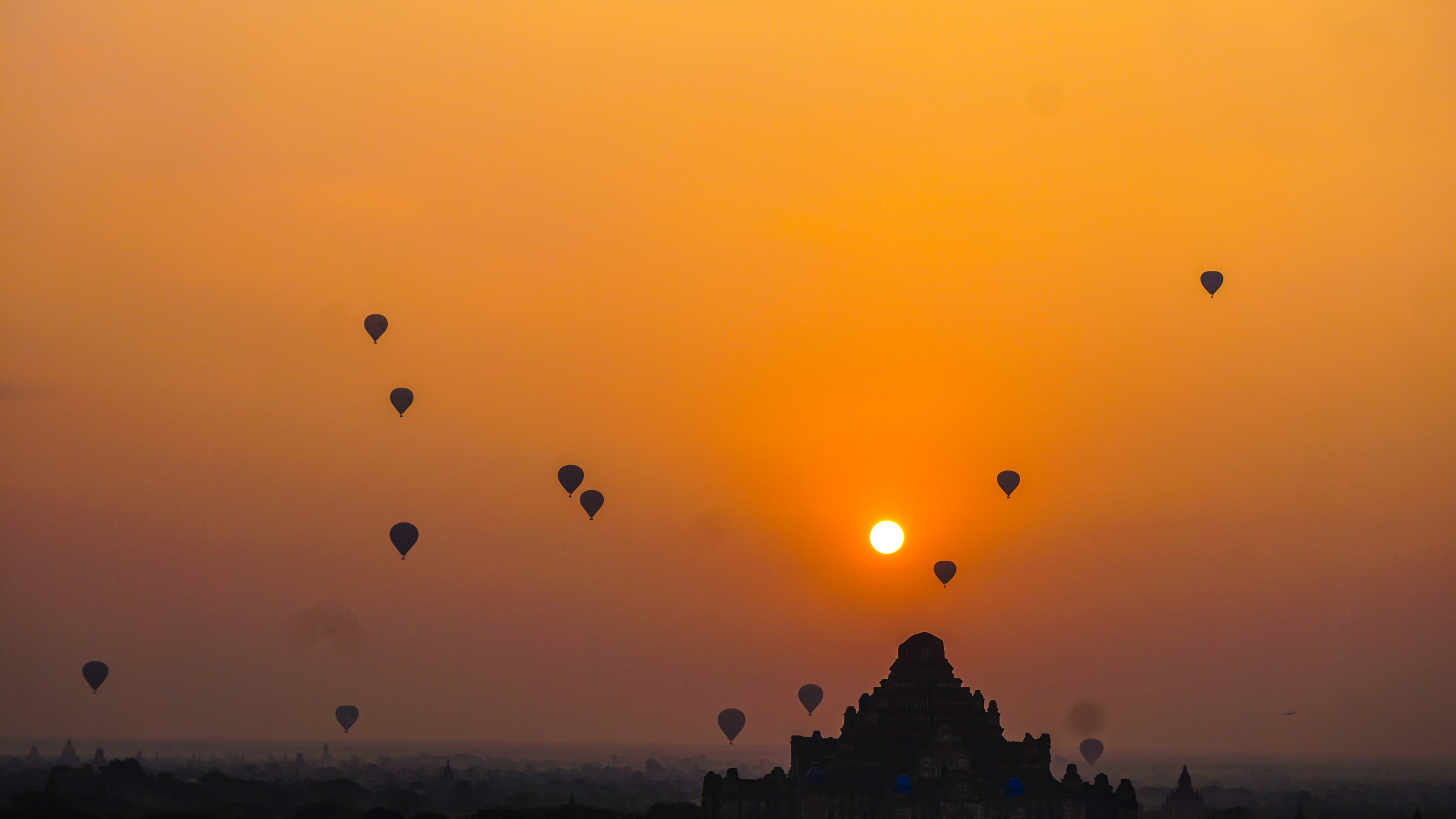 bo tui bi kip de co chuyen du lich tron ven toi bagan cung blogger mai huong