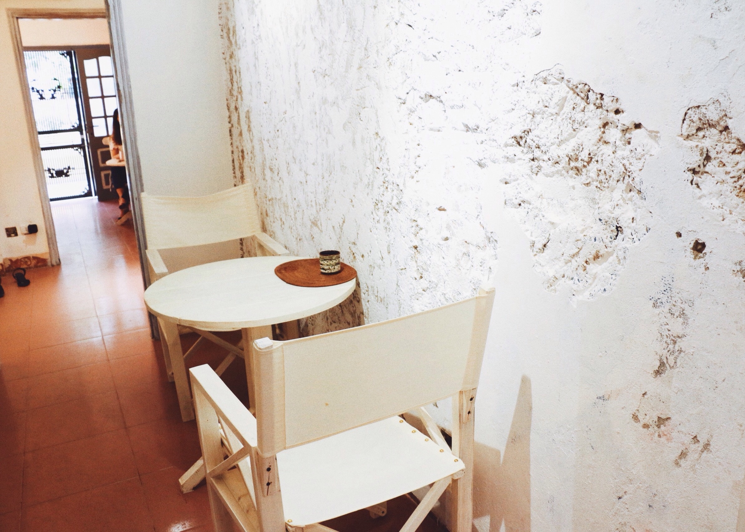 Thêm một điểm quán không thể bỏ lỡ: Auden Coffee phong cách Bohemian trên phố Thái Thịnh lac vao khong gian nghe thuat dam phong cach bohemian ngay tren pho thai thinh
