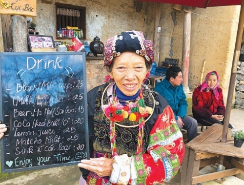 nguoi thieu so lam du lich