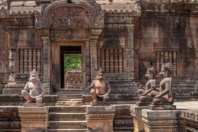 da sa thach khong lo va nhung bi an ve kien truc cua angkor wat