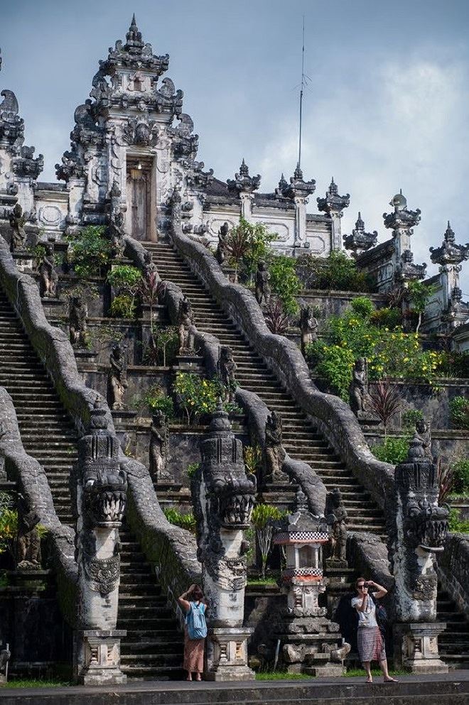da sa thach khong lo va nhung bi an ve kien truc cua angkor wat